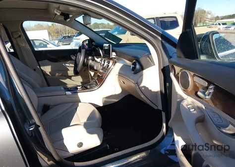 2018 Mercedes-Benz Glc 300 from USA, damaged, VIN WDC0G4JB1JV048284